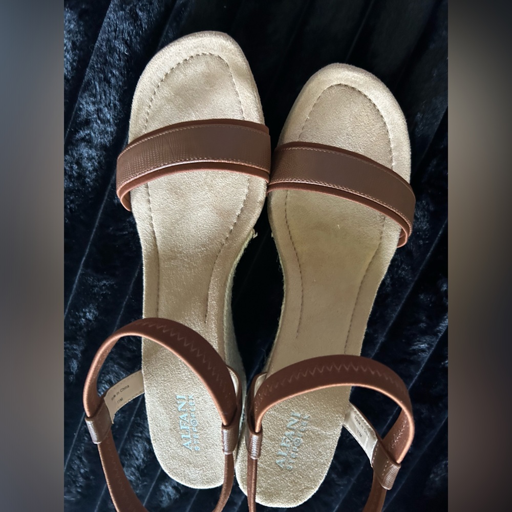 Brown Woman's size 11 M sandals. New-without tags.